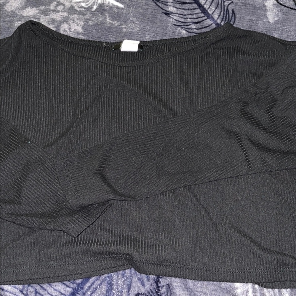 Long sleeve crop top